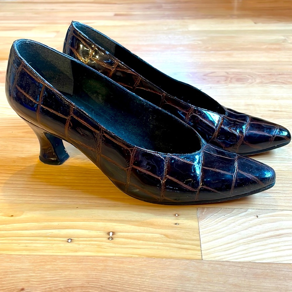 Stuart Weitzman Reptile Skin Pattern Heels - image 1